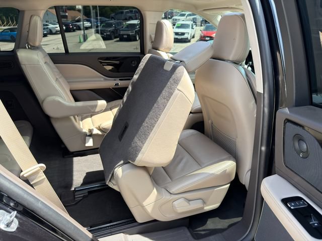 Used 2024 Lincoln Aviator Reserve w/ Equipment Group 201A RWD image 12