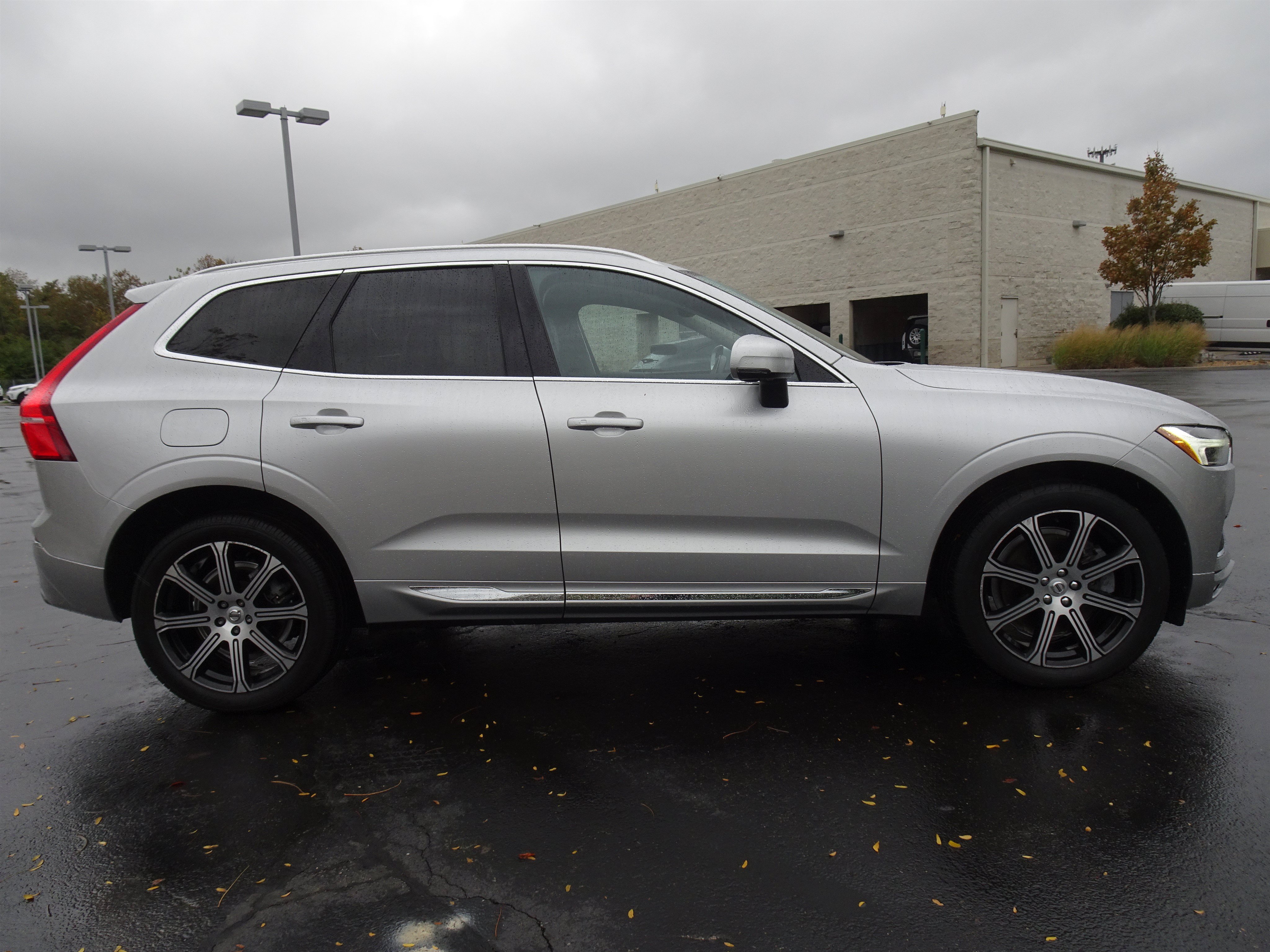 Used 2021 Volvo XC60 T6 Inscription AWD/4WD image 10
