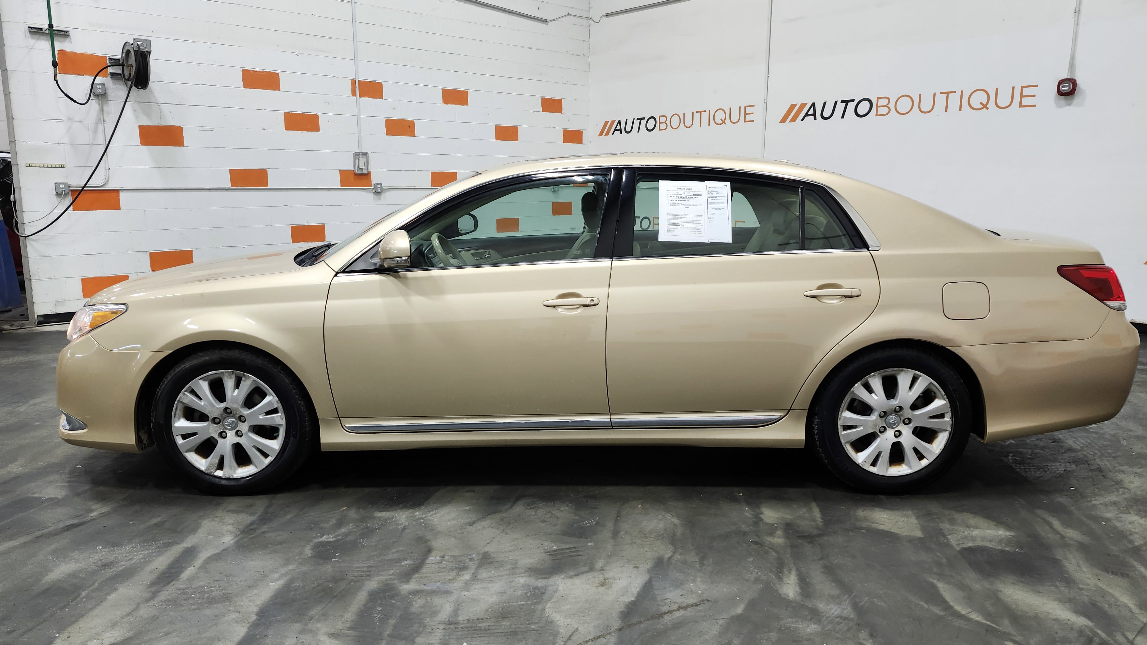 Used 2011 Toyota Avalon image 12