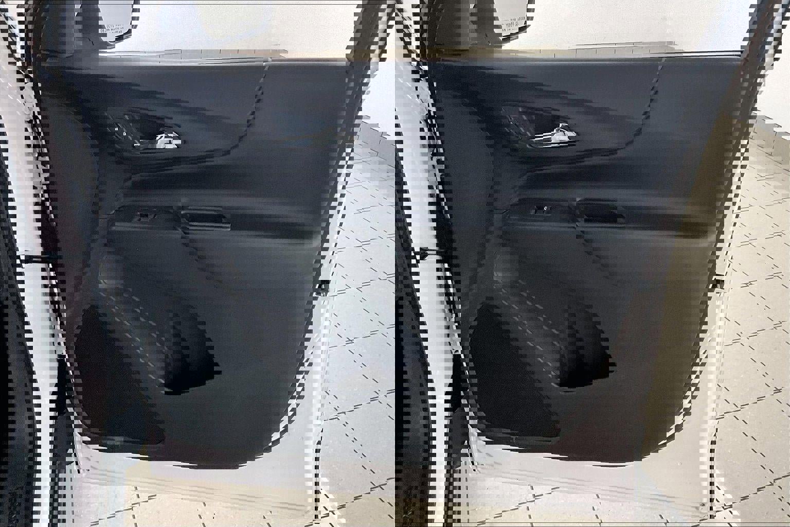 Used 2018 Chevrolet Equinox LT image 28