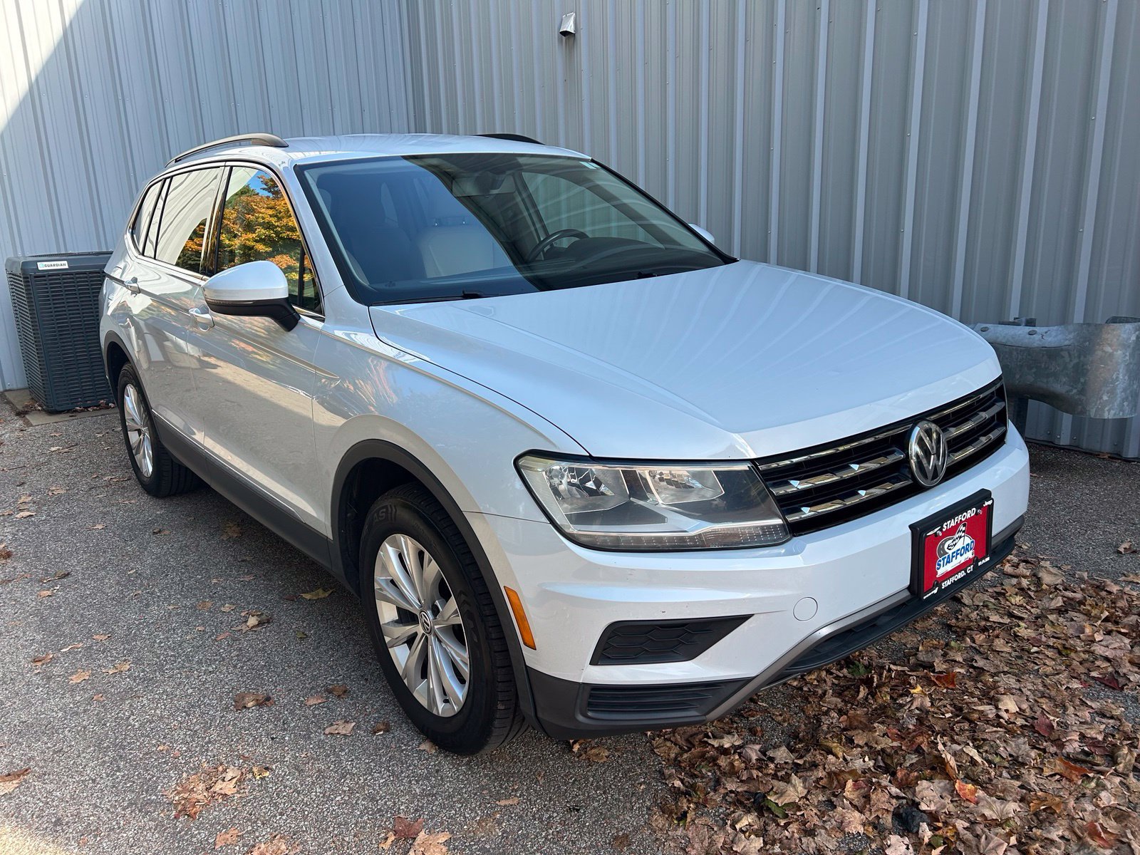 Used 2018 Volkswagen Tiguan SE AWD/4WD image 3