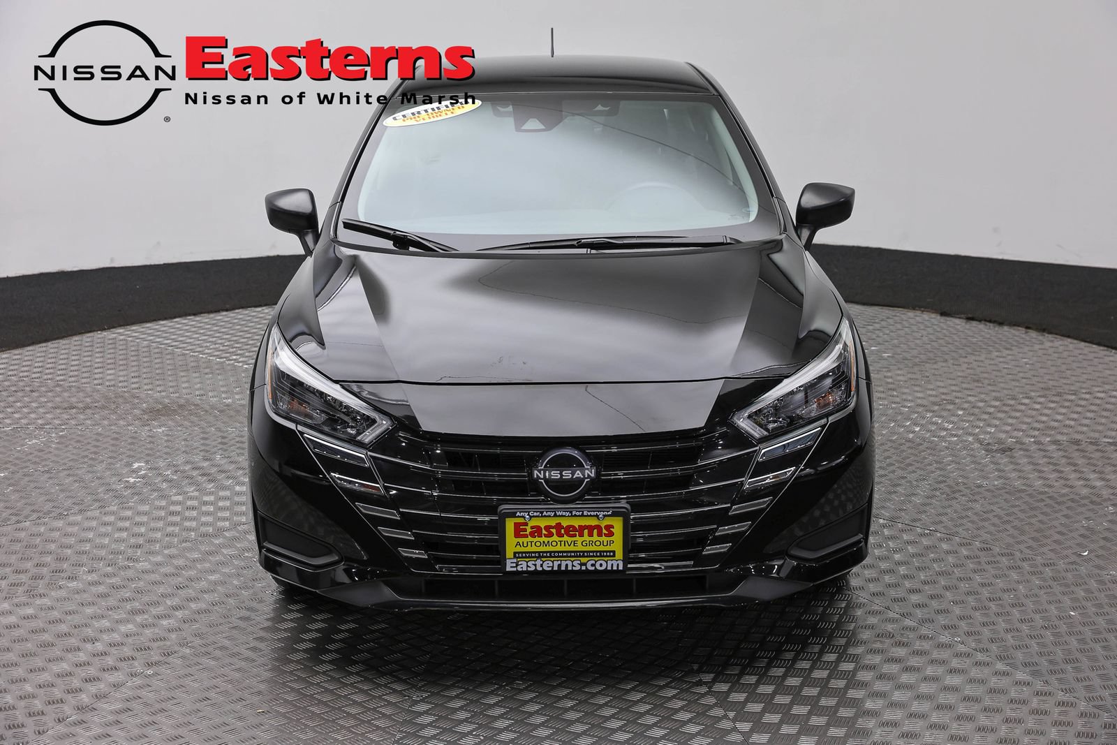 Used 2025 Nissan Versa S FWD image 2