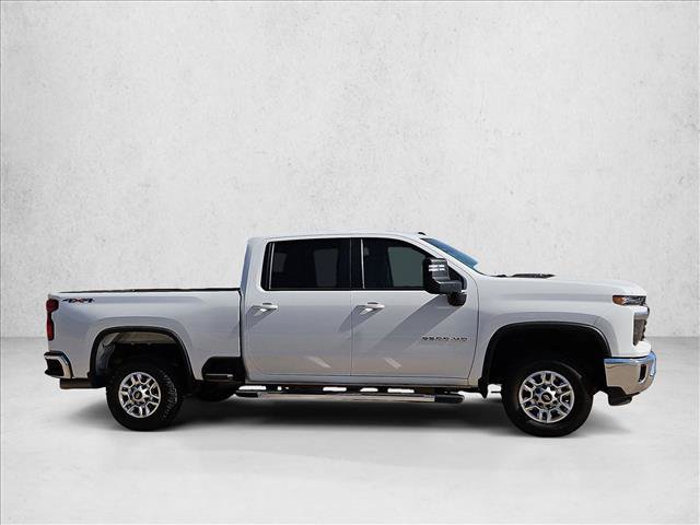 Used 2025 Chevrolet Silverado 2500 LT w/ Convenience Package AWD/4WD image 4