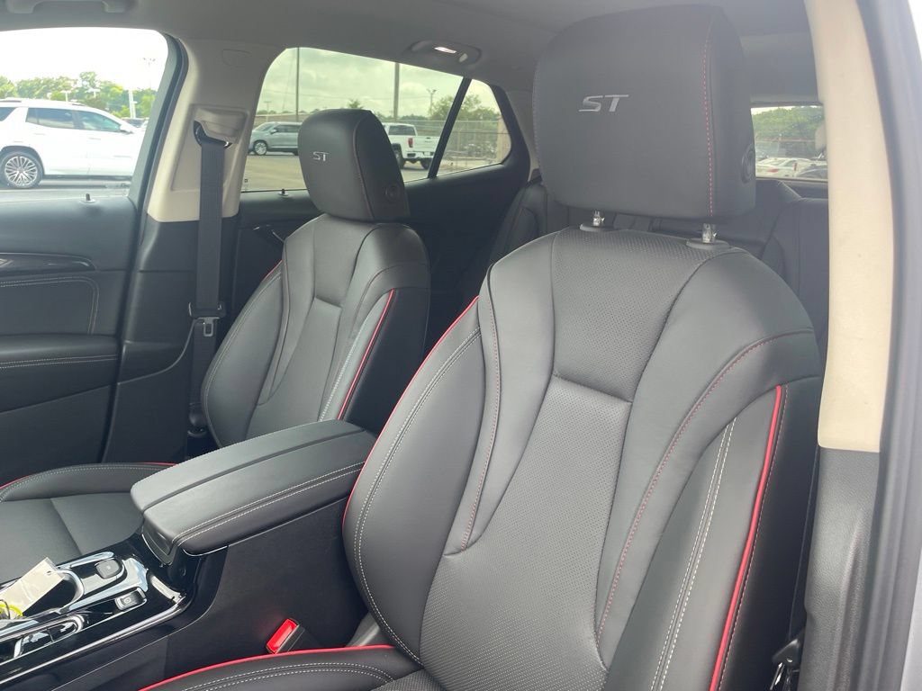 Used 2023 Buick Envision Essence w/ Technology Package I AWD/4WD image 18