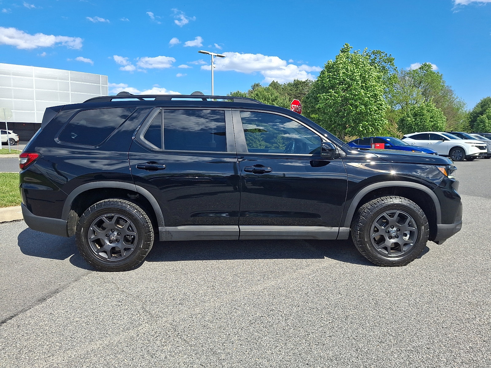 Used 2024 Honda Pilot TrailSport image 8
