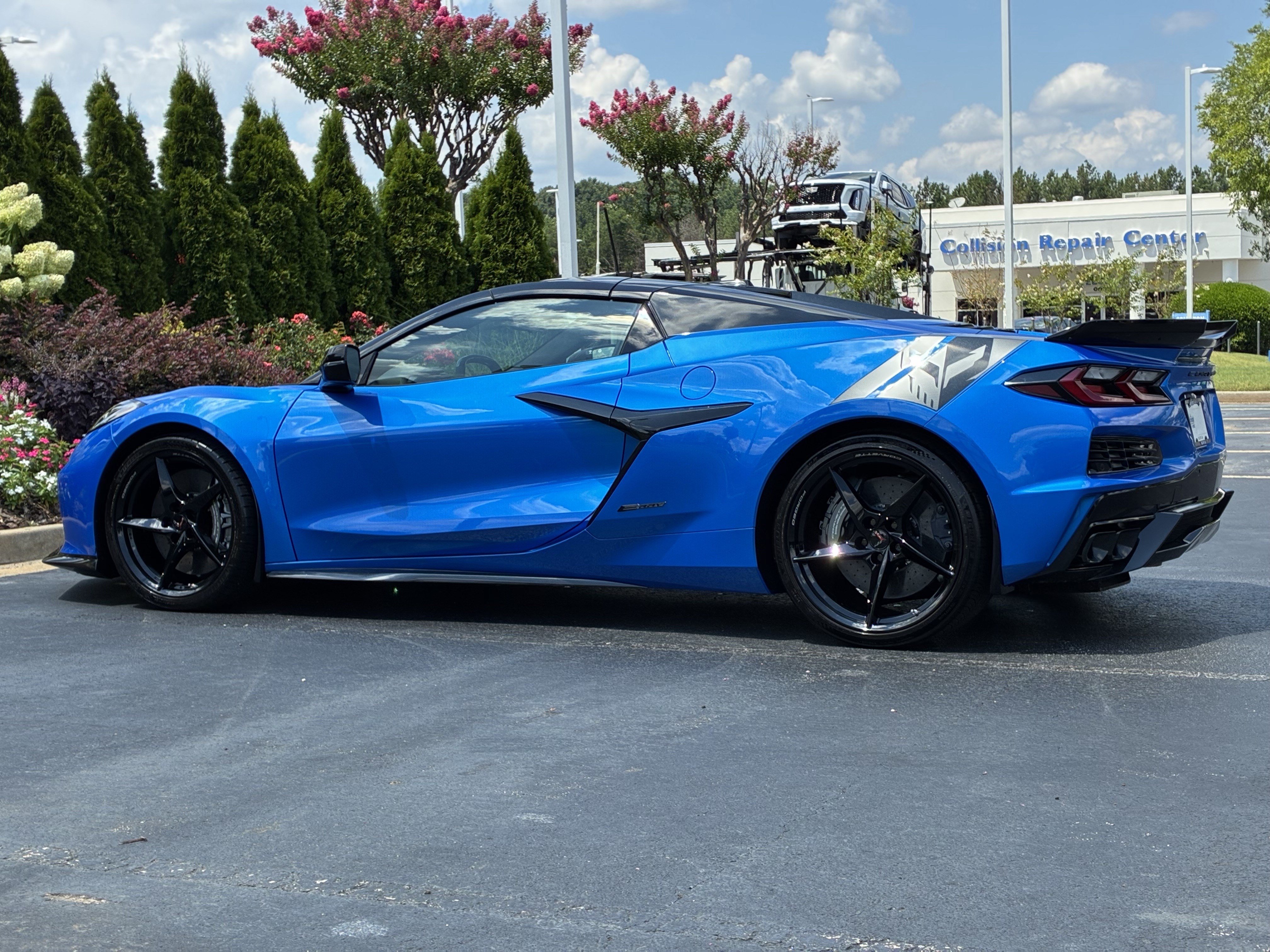 Used 2025 Chevrolet Corvette E-Ray AWD/4WD image 9