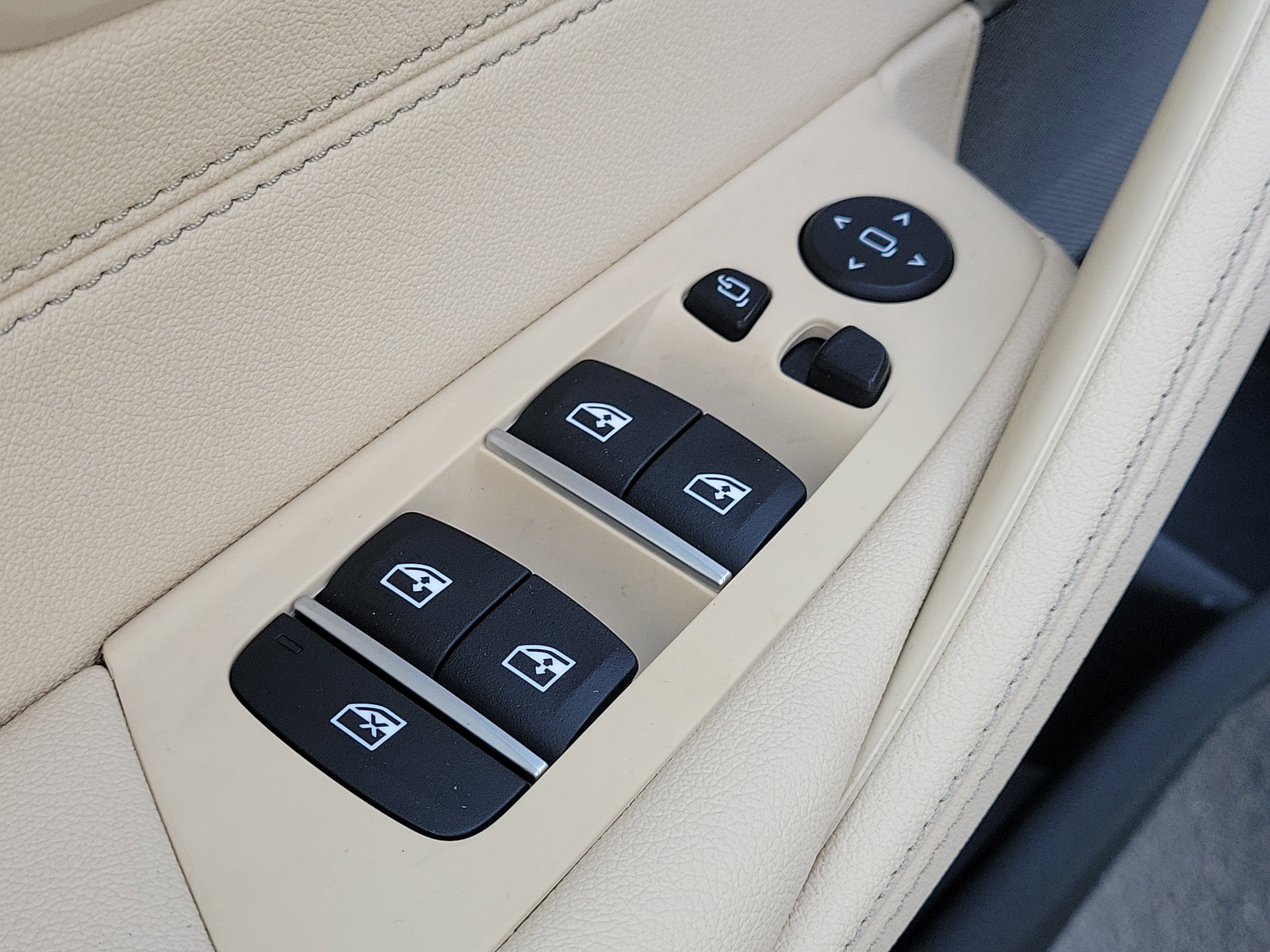 Used 2022 BMW 540i w/ Premium Package image 21