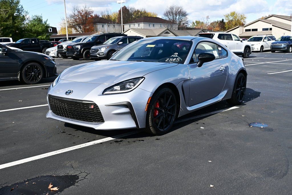 New 2025 Toyota GR86 Premium image 2