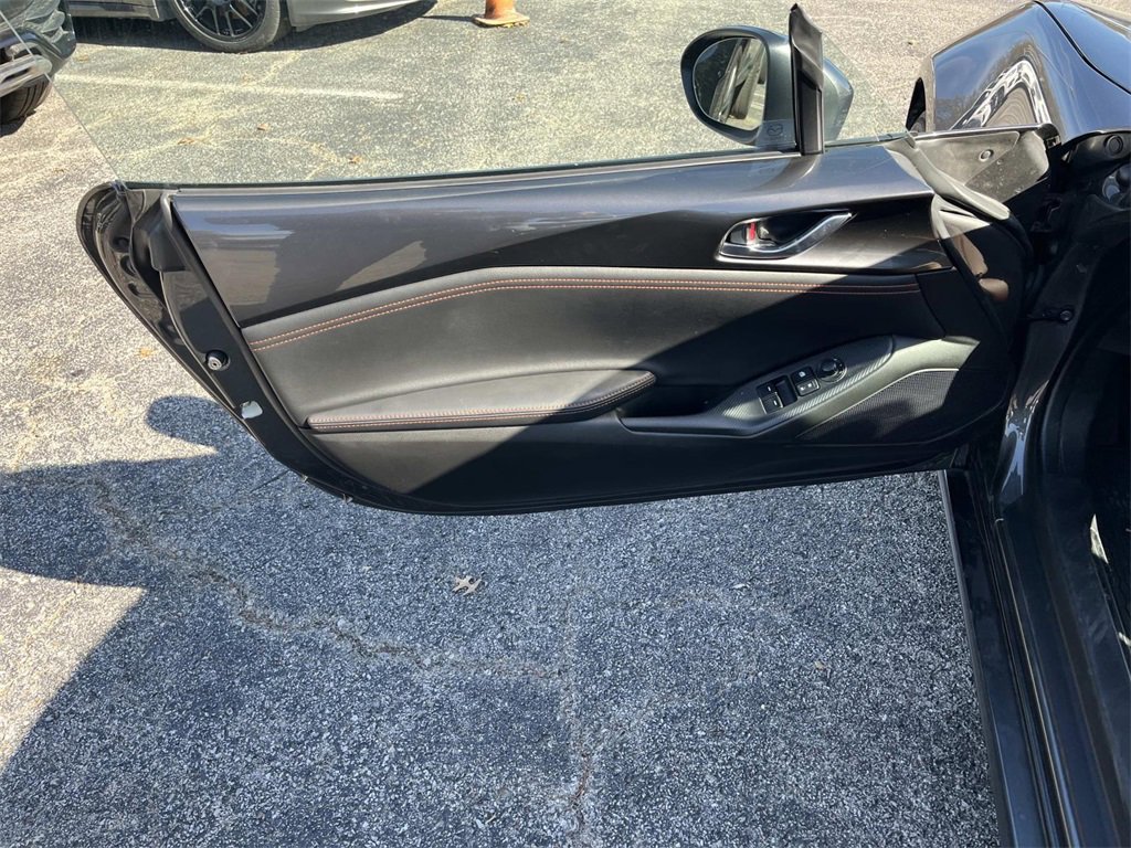Used 2022 MAZDA MX-5 Miata RF Grand Touring w/ Weather Package image 13
