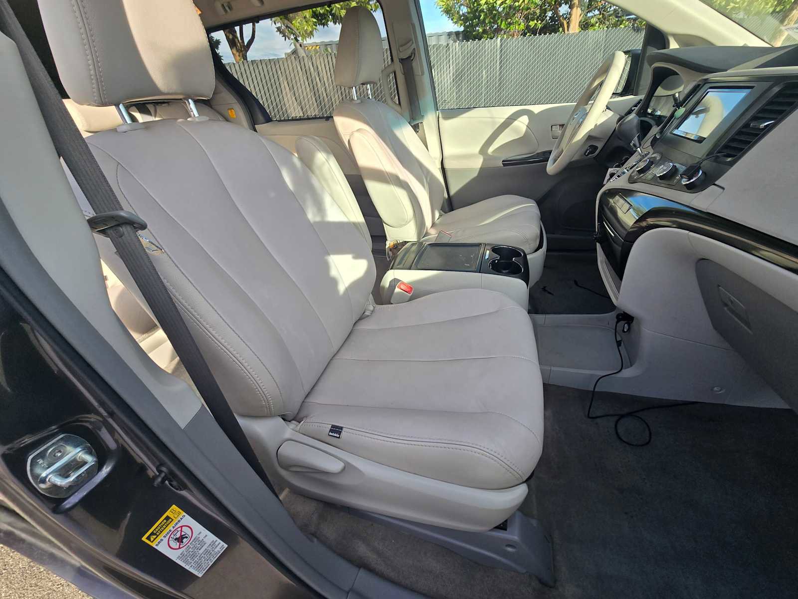 Used 2012 Toyota Sienna LE image 11