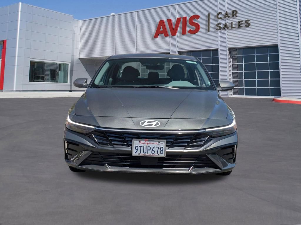 Used 2025 Hyundai Elantra SEL FWD image 2