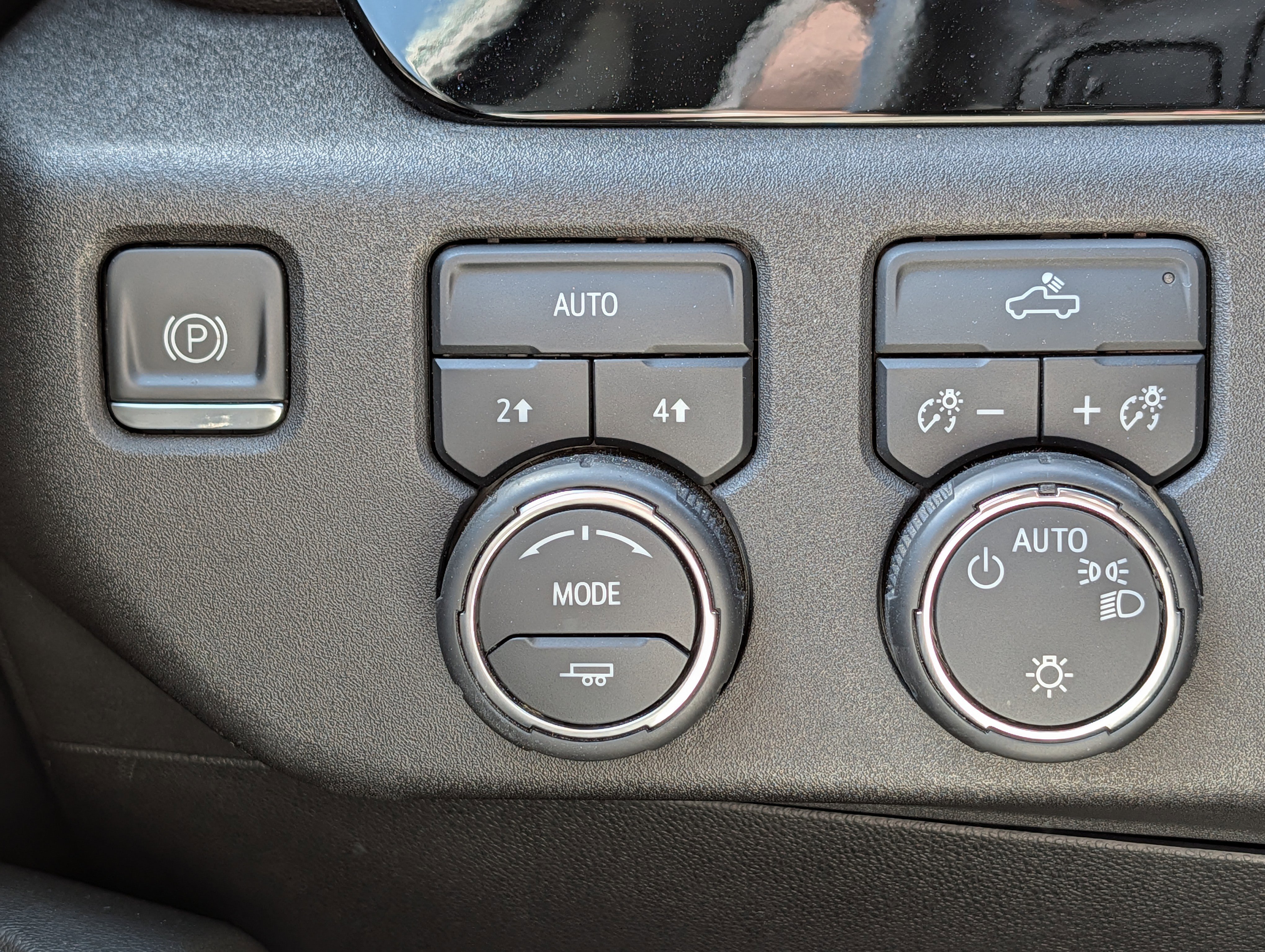 Used 2022 Chevrolet Silverado 1500 LT AWD/4WD image 16