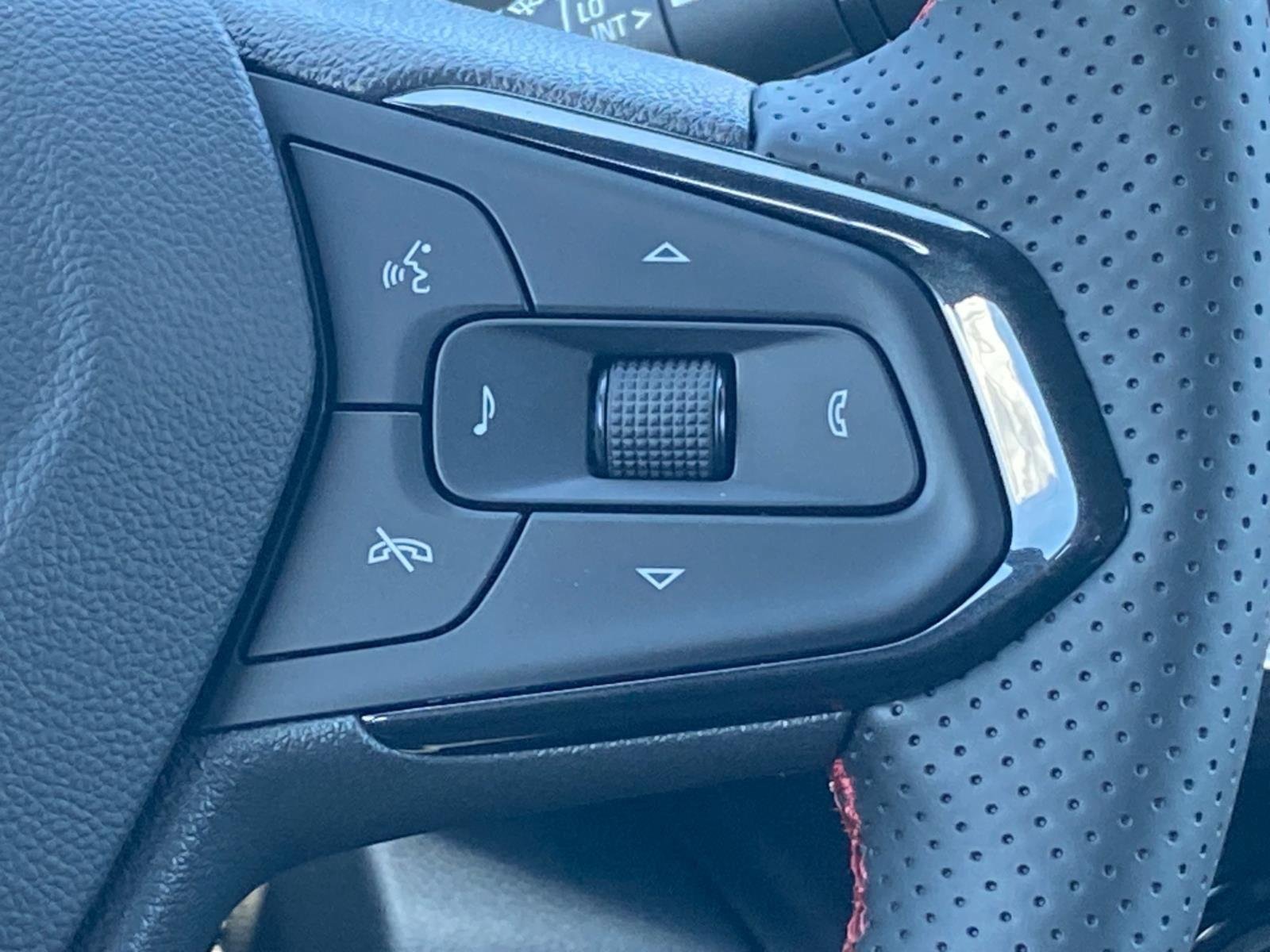 New 2026 Chevrolet Trax RS w/ Sunroof Package FWD image 10