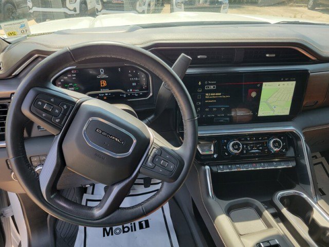 Used 2025 GMC Sierra 2500 Denali Ultimate image 11