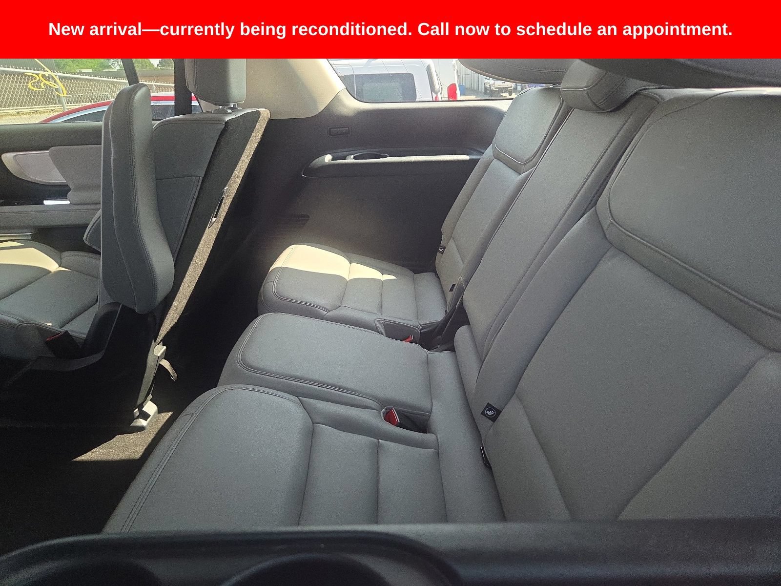 Used 2025 Ford Expedition Active AWD/4WD image 8