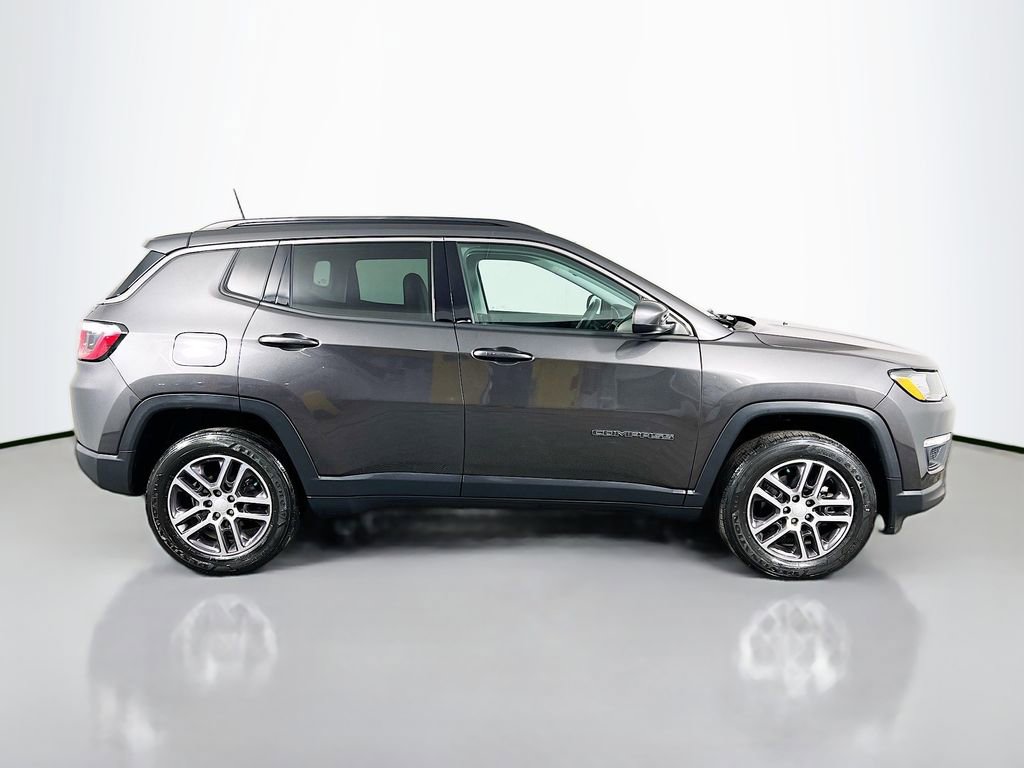 Used 2017 Jeep Compass Latitude w/ Popular Equipment Group image 4