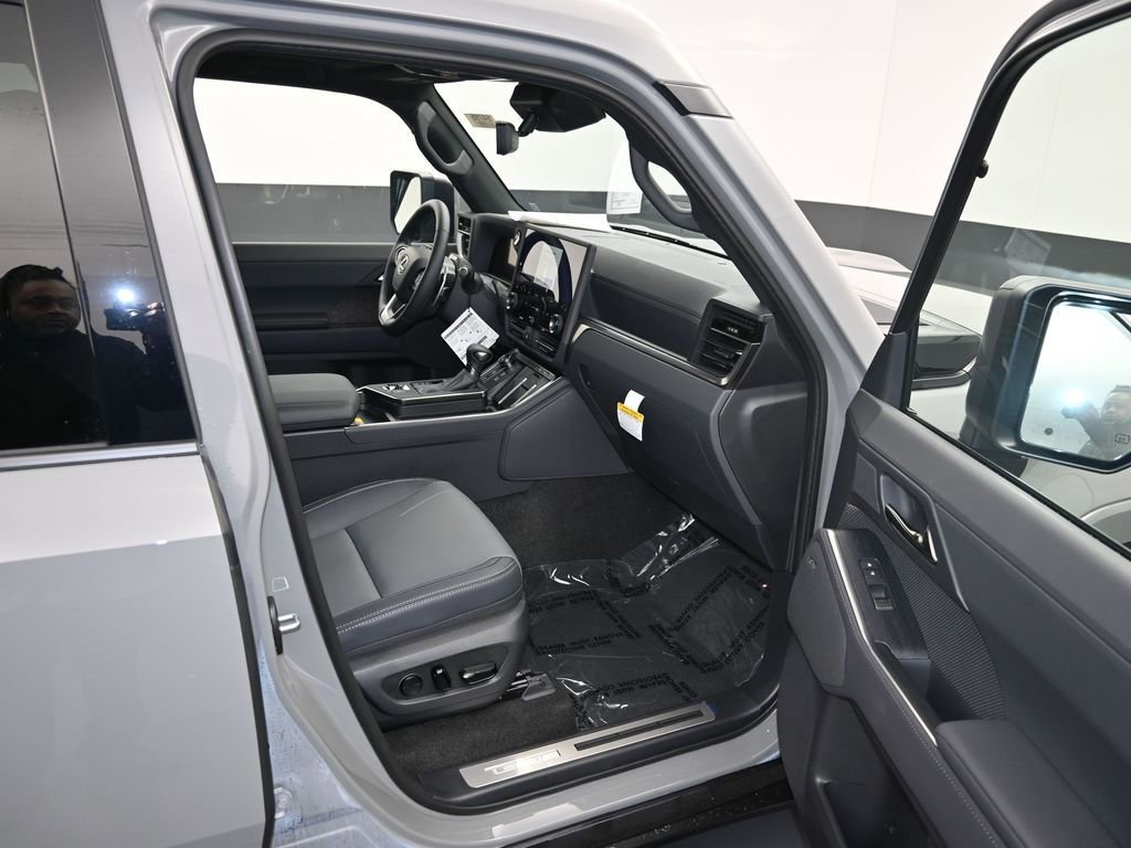 New 2025 Lexus GX 550 image 10