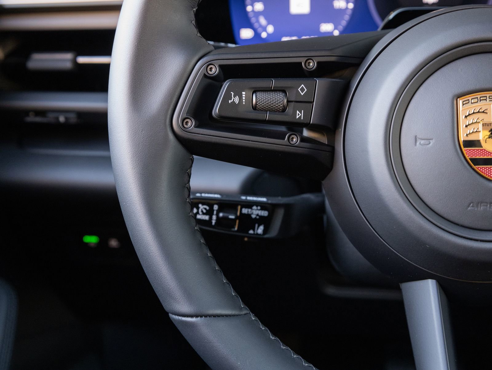 Certified 2026 Porsche Macan 4 Electric AWD/4WD image 15