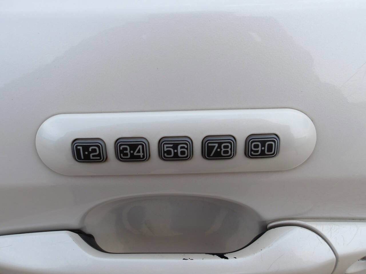 Used 2012 Ford Edge SEL FWD image 16