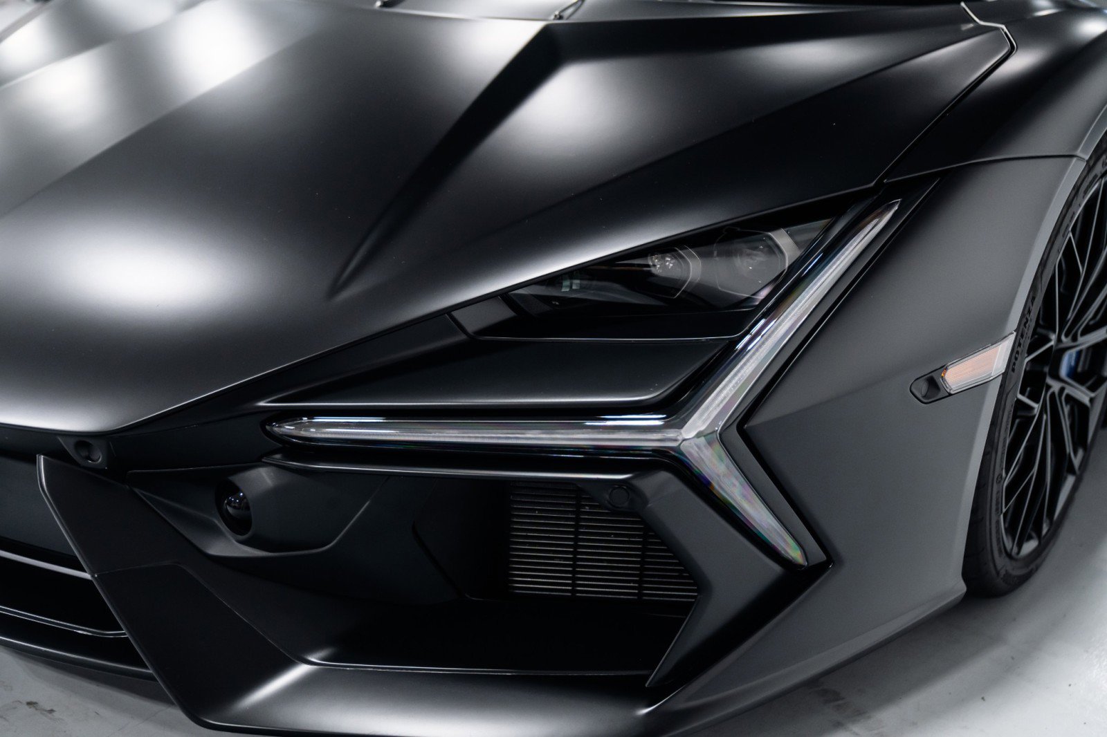 Used 2025 Lamborghini Revuelto image 25