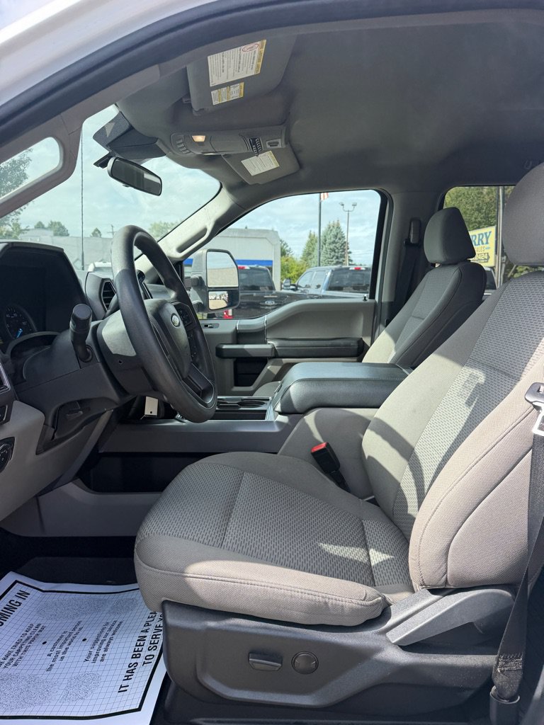Used 2022 Ford F250 XLT w/ Black Appearance Package AWD/4WD image 18