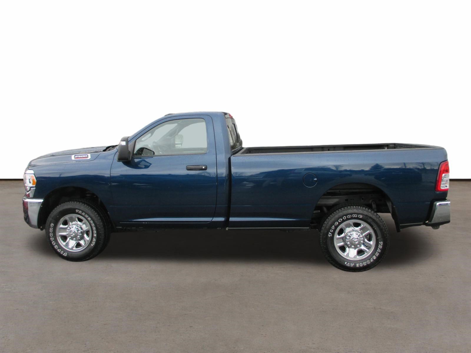 Used 2024 RAM 2500 Tradesman w/ Chrome Appearance Group AWD/4WD image 2