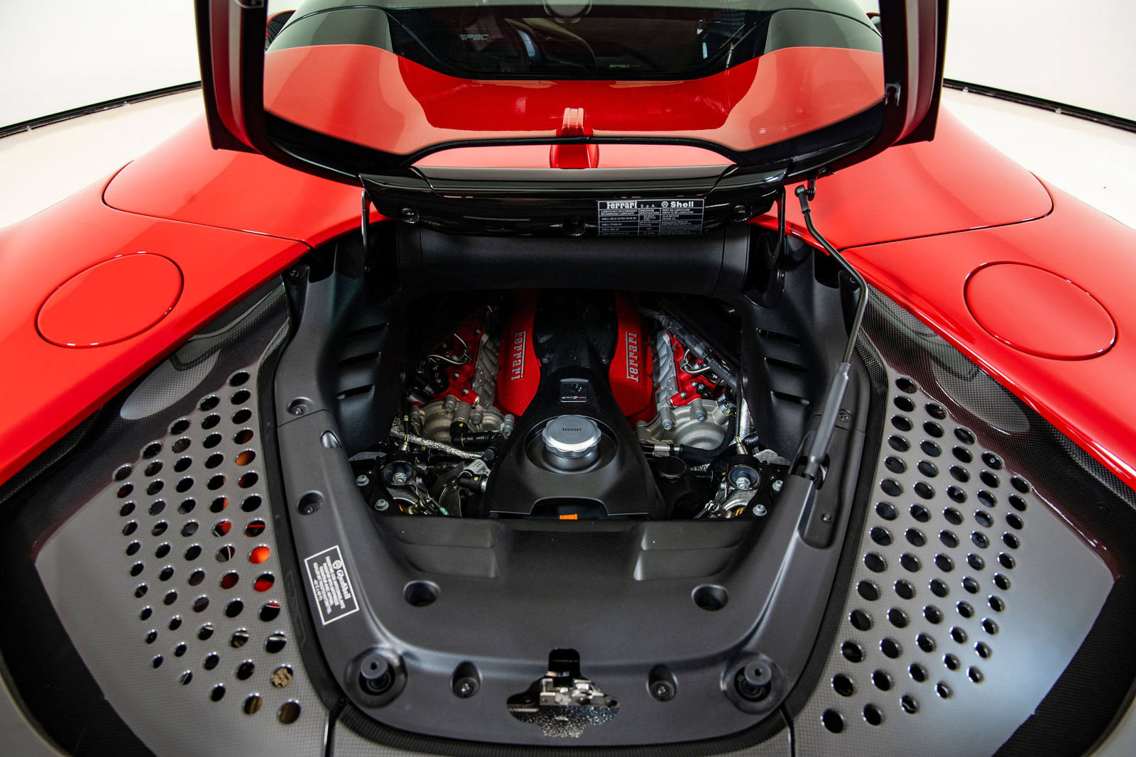 Certified 2023 Ferrari SF90 Spider AWD/4WD image 39