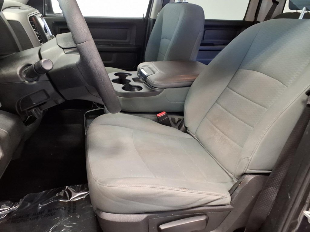 Used 2018 RAM 1500 Express AWD/4WD image 16