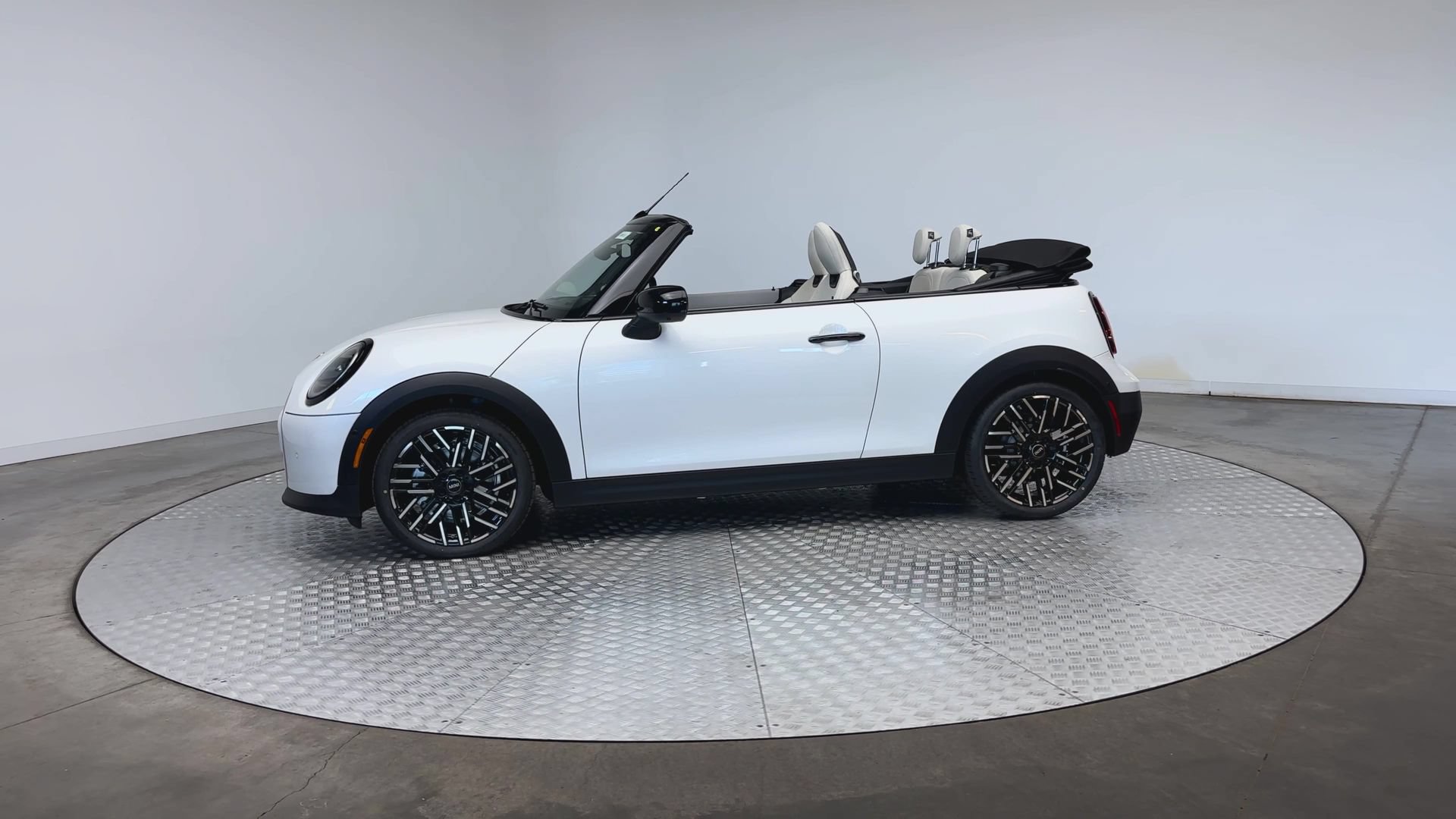 New 2026 MINI Cooper S FWD image 5