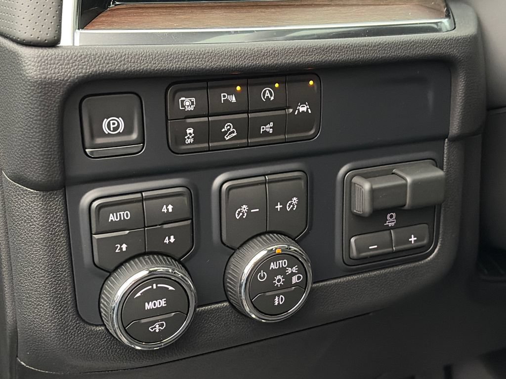 New 2026 Chevrolet Tahoe High Country AWD/4WD image 21