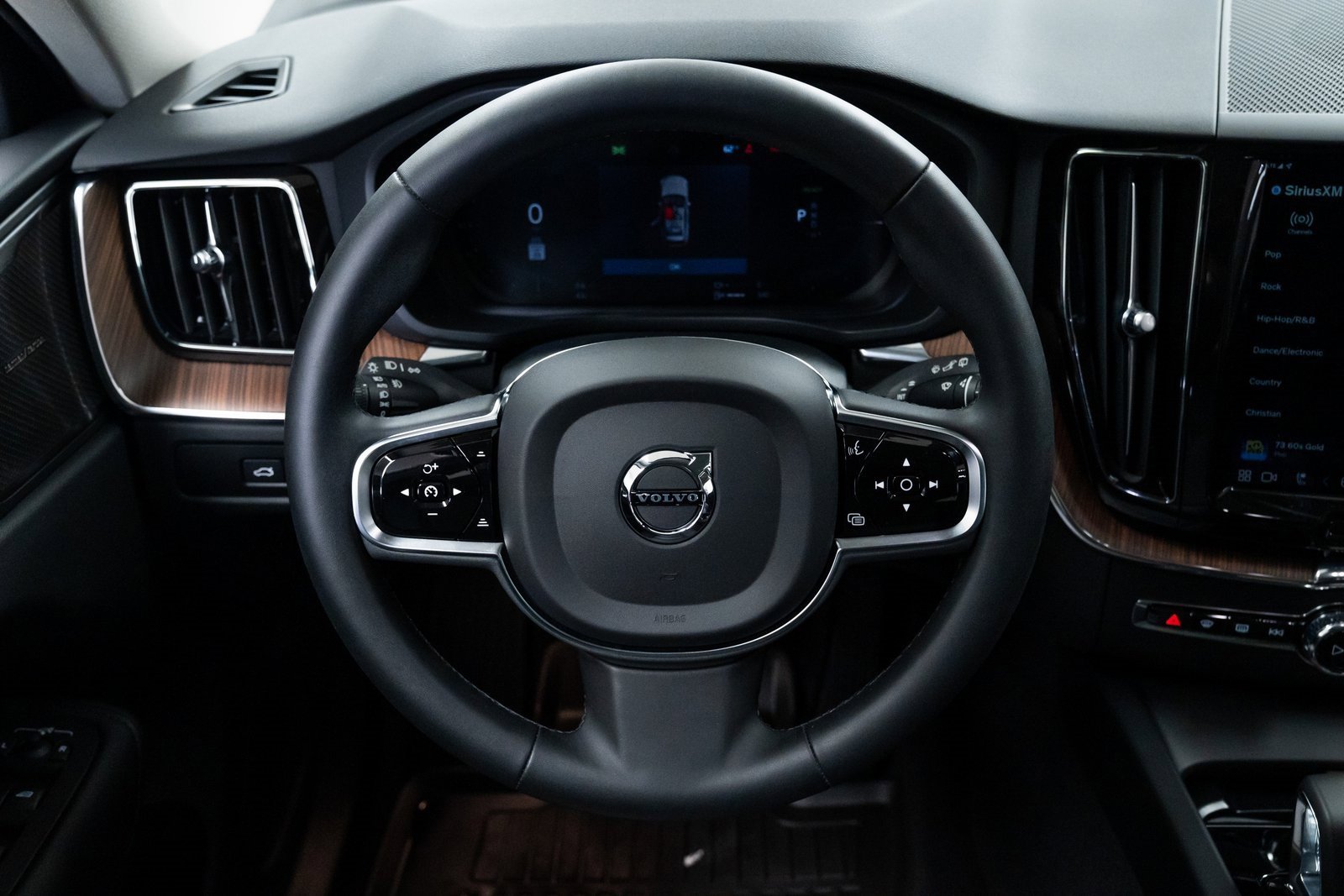 Used 2024 Volvo XC60 T8 Plus w/ Protection Package Premier image 13