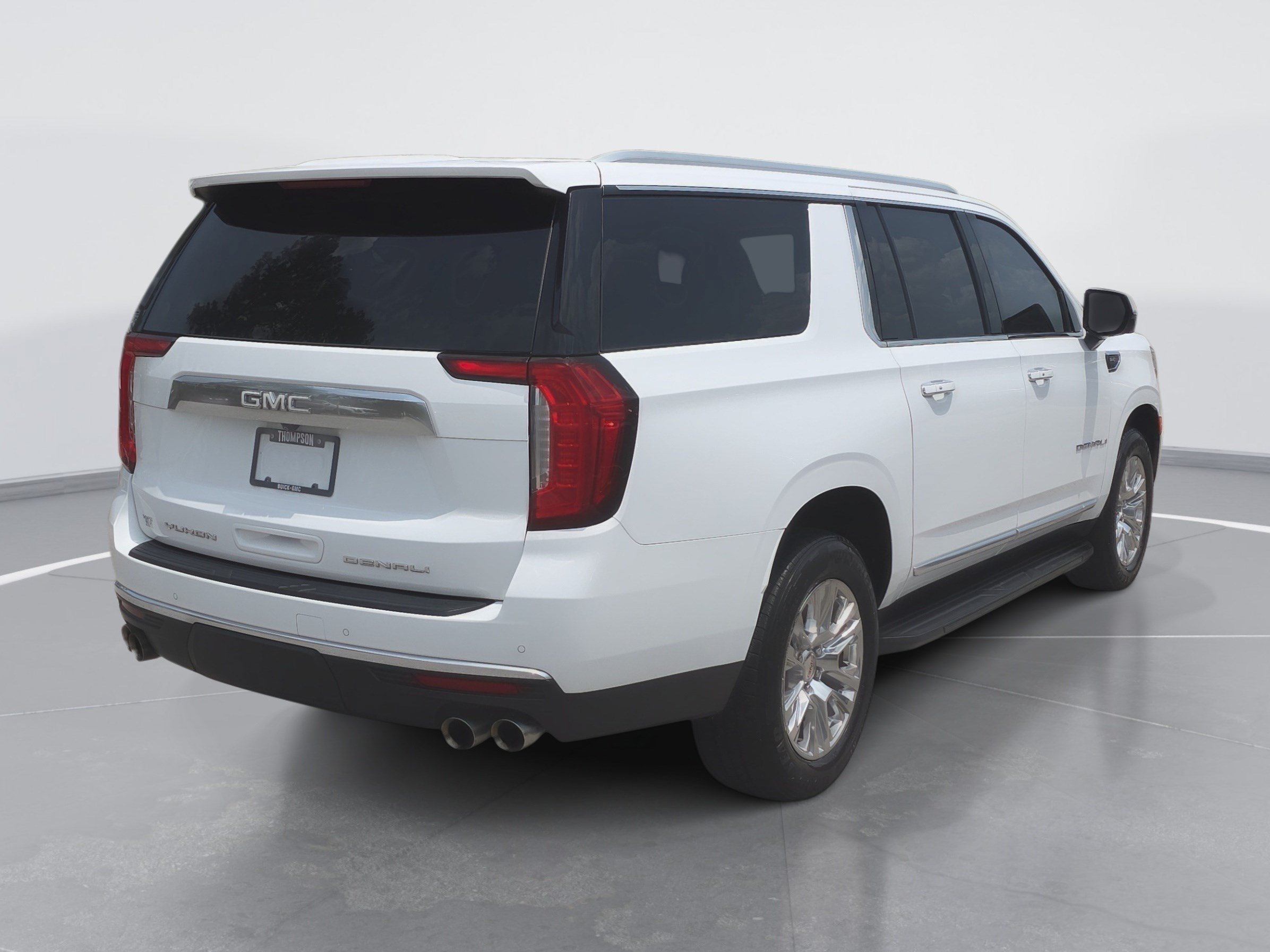 Used 2021 GMC Yukon XL Denali RWD image 3