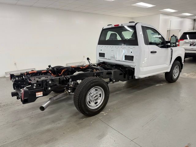 New 2026 Ford F250 XL w/ XL Chrome Package image 6