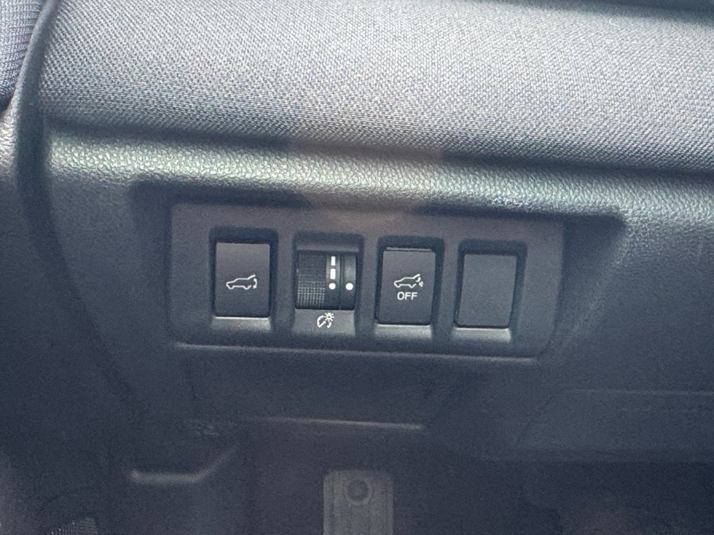 Used 2025 Subaru Outback Premium AWD/4WD image 29