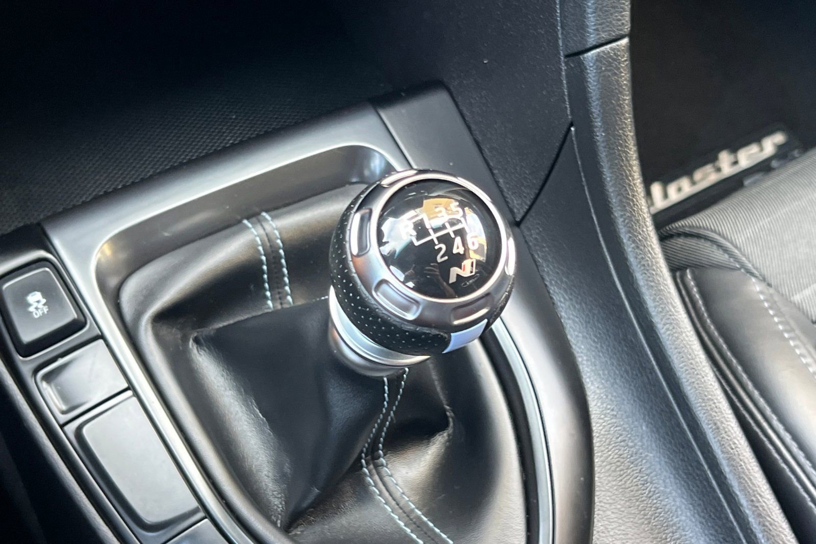 Used 2022 Hyundai Veloster N image 21