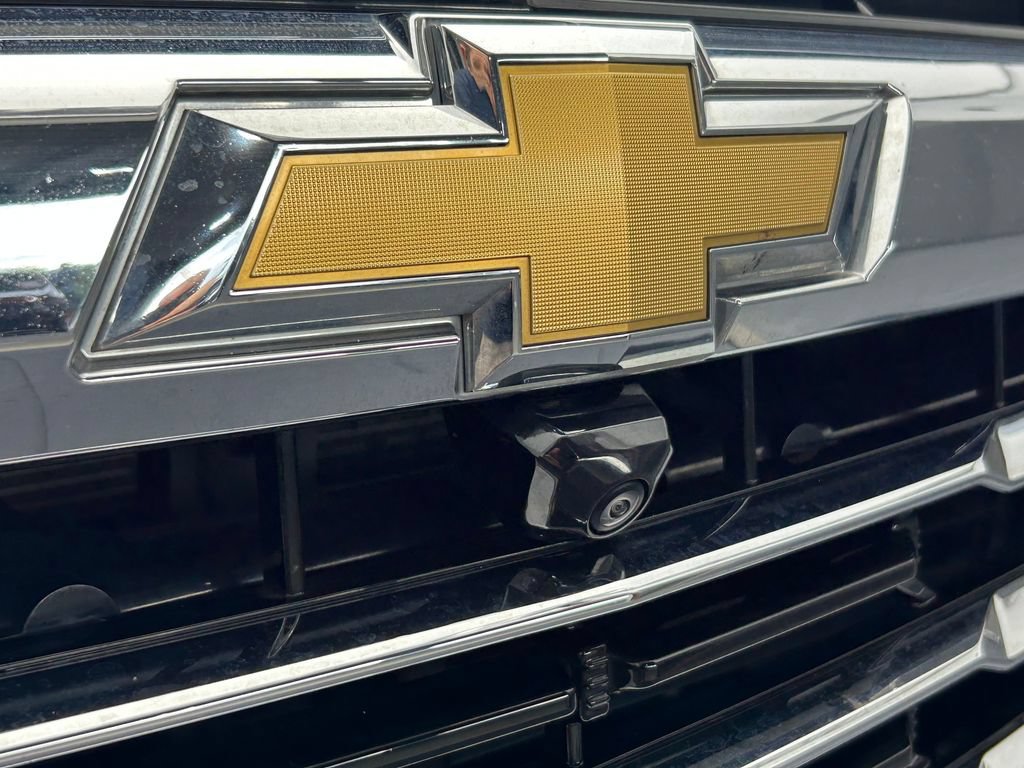 Used 2025 Chevrolet Suburban LT RWD image 14