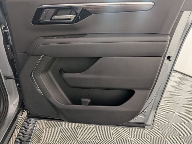 Certified 2025 Chevrolet Suburban Z71 image 34