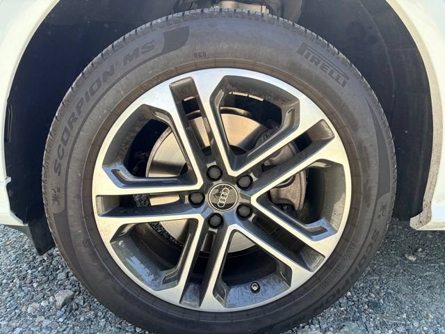 Certified 2025 Audi Q5 Premium w/ Premium Plus AWD/4WD image 5