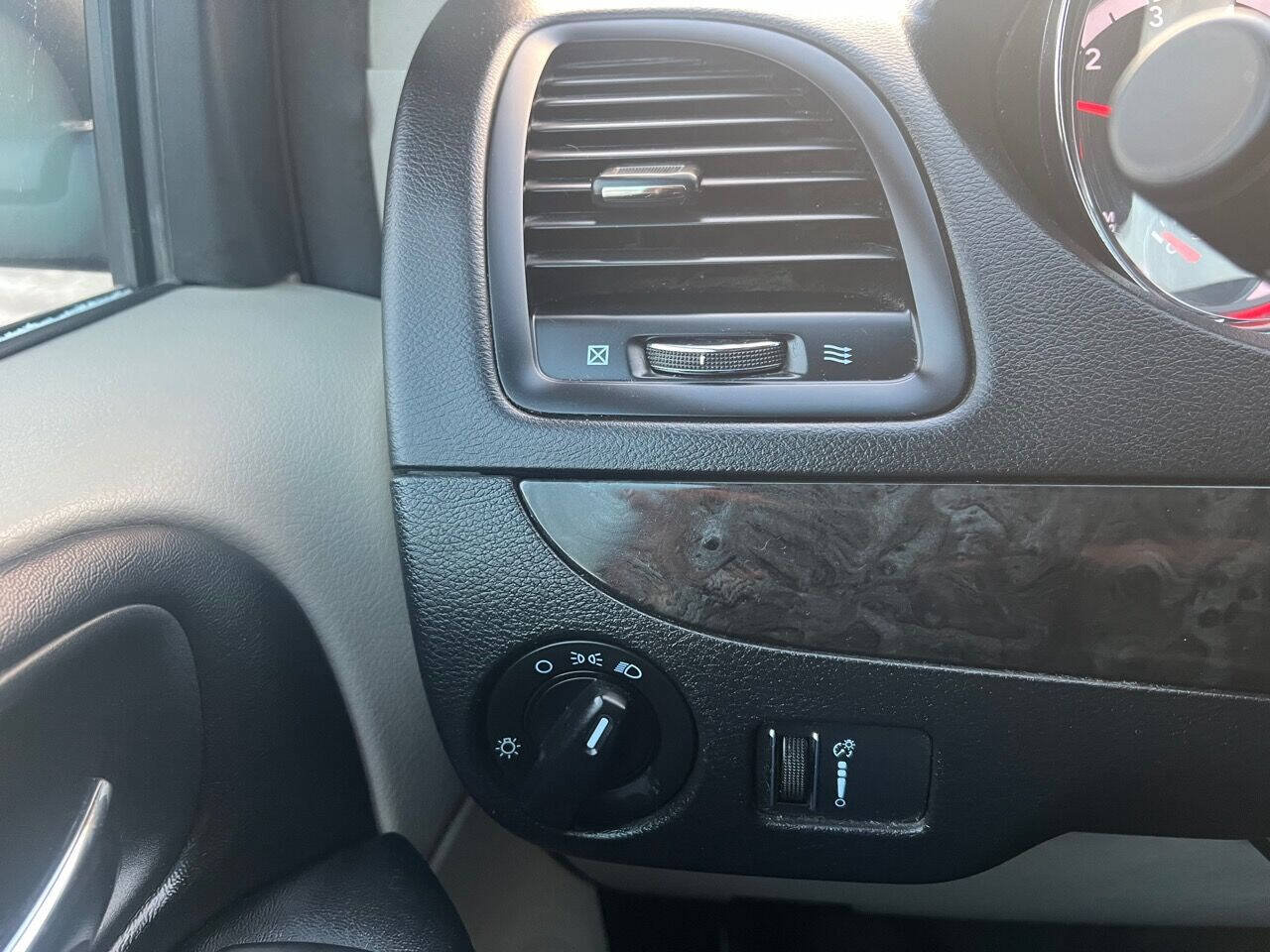 Used 2015 Dodge Grand Caravan SE w/ Quick Order Package 29E SE FWD image 14
