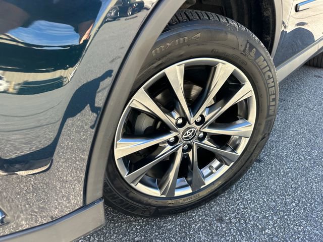Used 2018 Toyota RAV4 Limited image 9