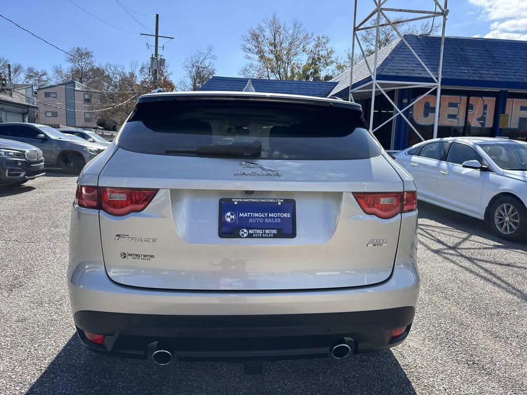 Used 2017 Jaguar F-PACE Prestige image 7