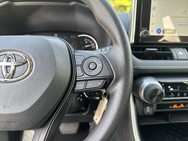 Used 2025 Toyota RAV4 LE FWD image 18