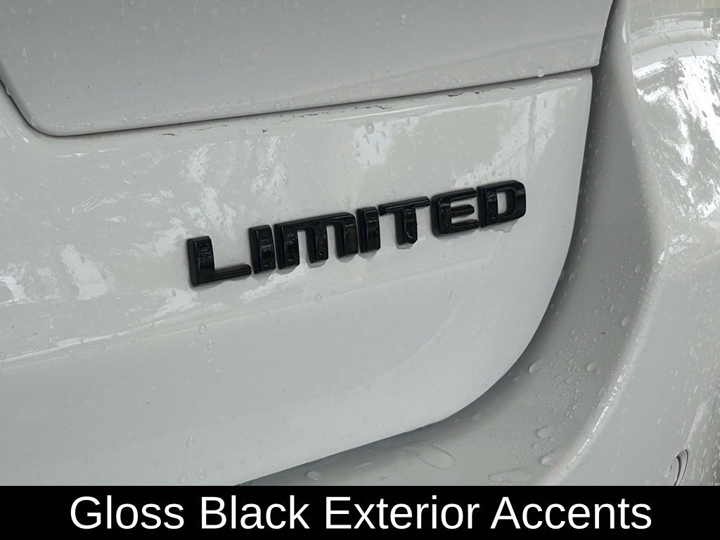 Used 2024 Jeep Grand Cherokee L Limited w/ Black Appearance Package RWD image 18