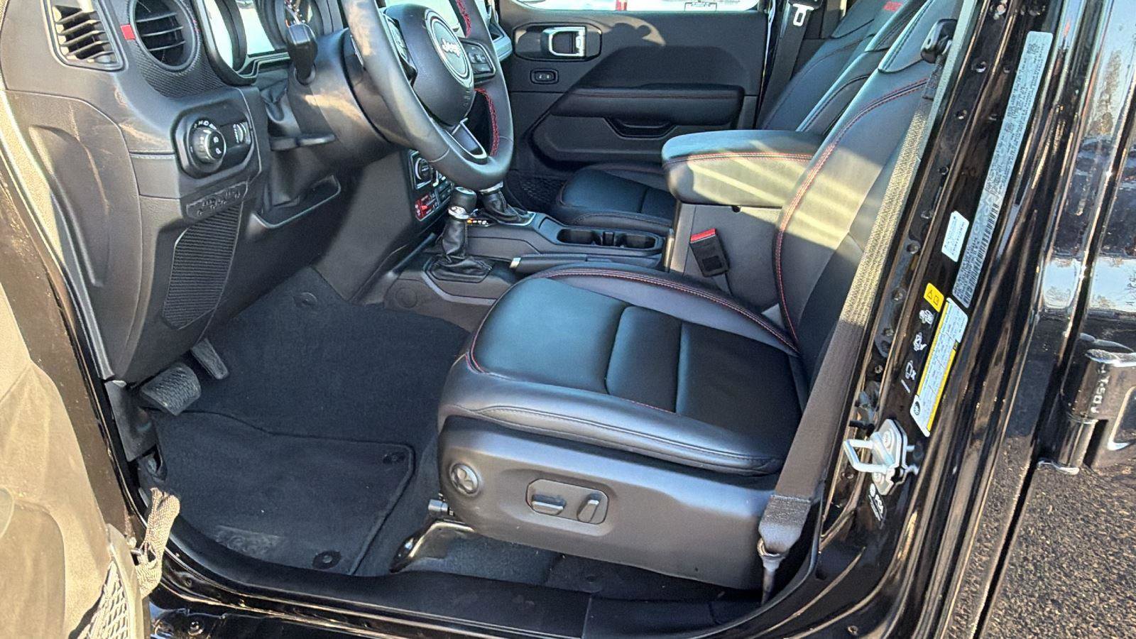 Used 2024 Jeep Gladiator Rubicon AWD/4WD image 13