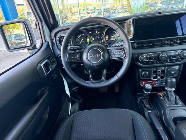 Used 2025 Jeep Wrangler Unlimited Rubicon 4xe w/ Safety Group AWD/4WD image 13