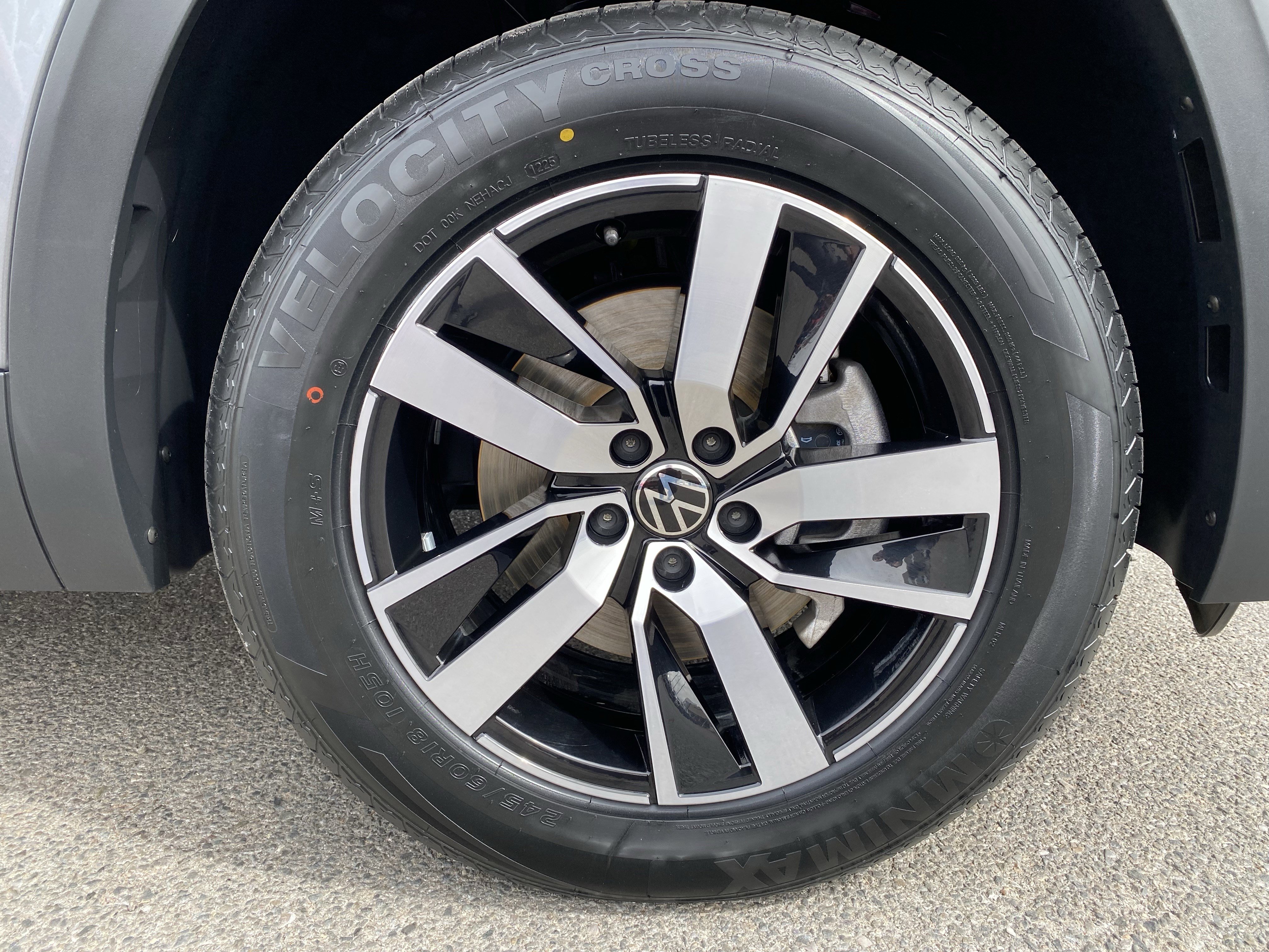 Certified 2023 Volkswagen Atlas SE image 8