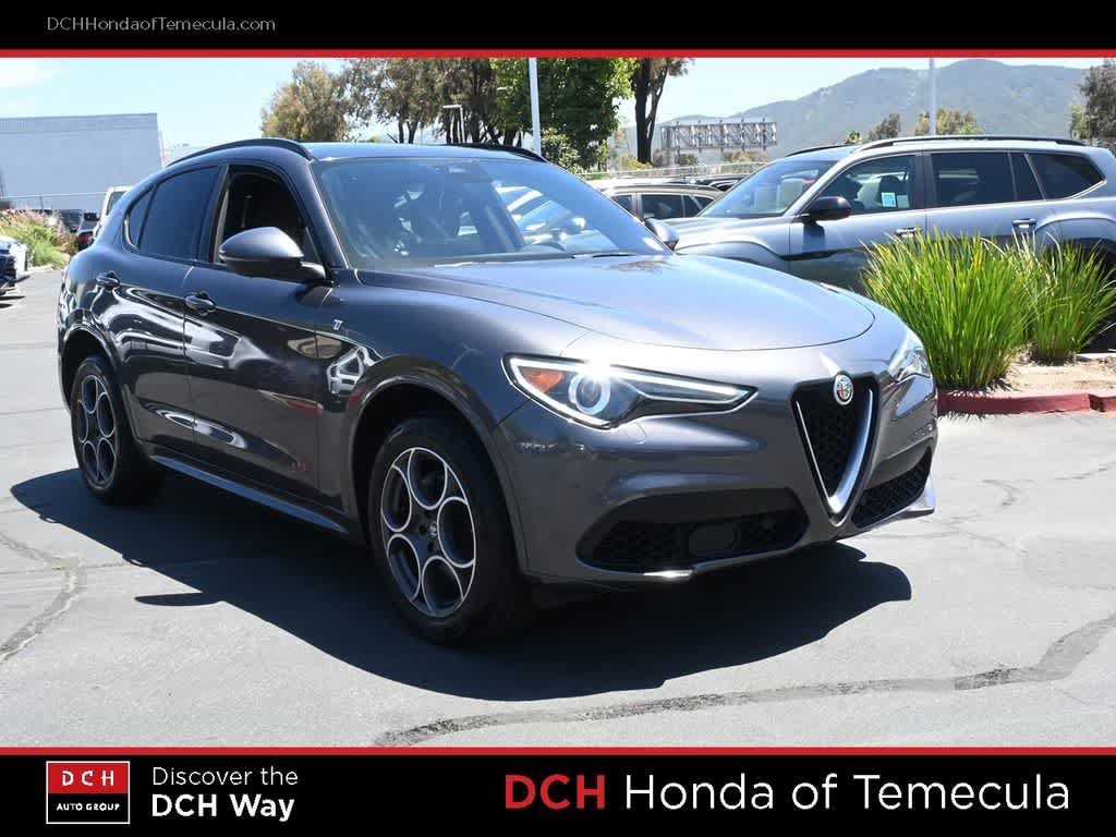Used 2023 Alfa Romeo Stelvio Ti w/ Active Assist Plus Package AWD/4WD image 3