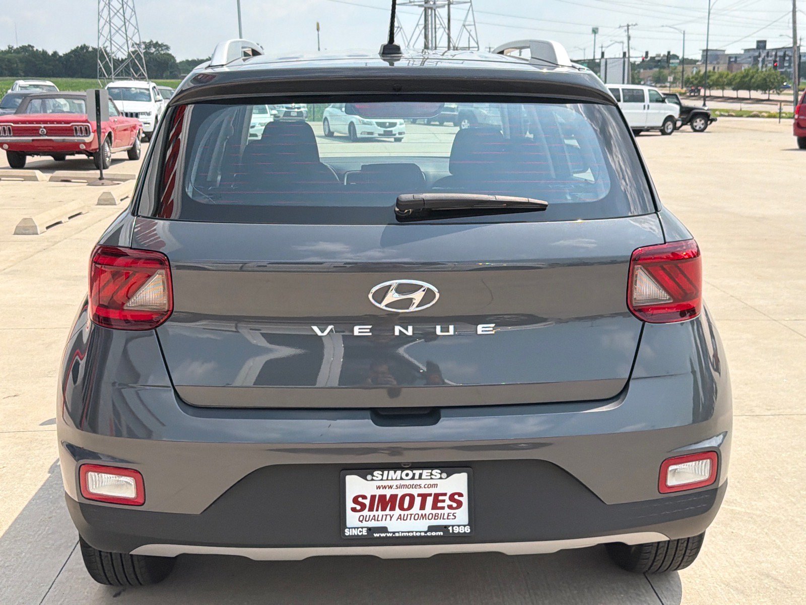 Used 2025 Hyundai Venue SEL FWD image 7