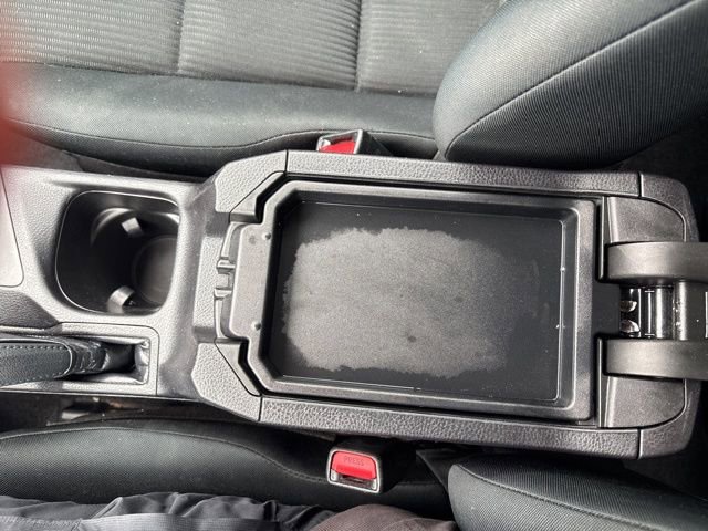 Used 2016 Toyota RAV4 LE AWD/4WD image 16