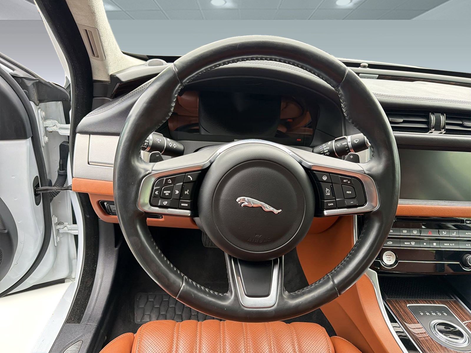 Used 2018 Jaguar XF Portfolio AWD/4WD image 16